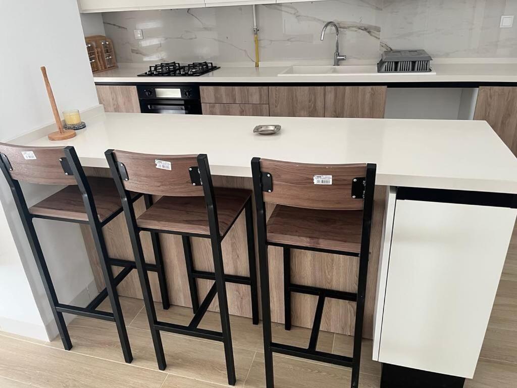 Apartment Modern 1-bedroom In Ain Zaghouen *